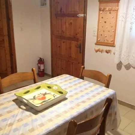 Aristidis Hébergement de vacances Lefkimi